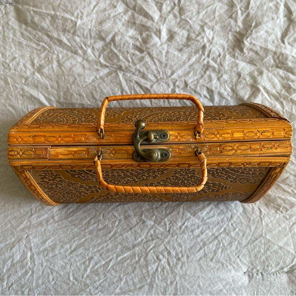 Vintage Boho Wooden Mandala Embossed Statement Handbag Purse Clutch - Picture 5 of 12